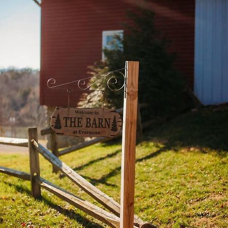 The Barn At Evermore: Riverfront Retreat W/Hot Tub 루레이 외부 사진