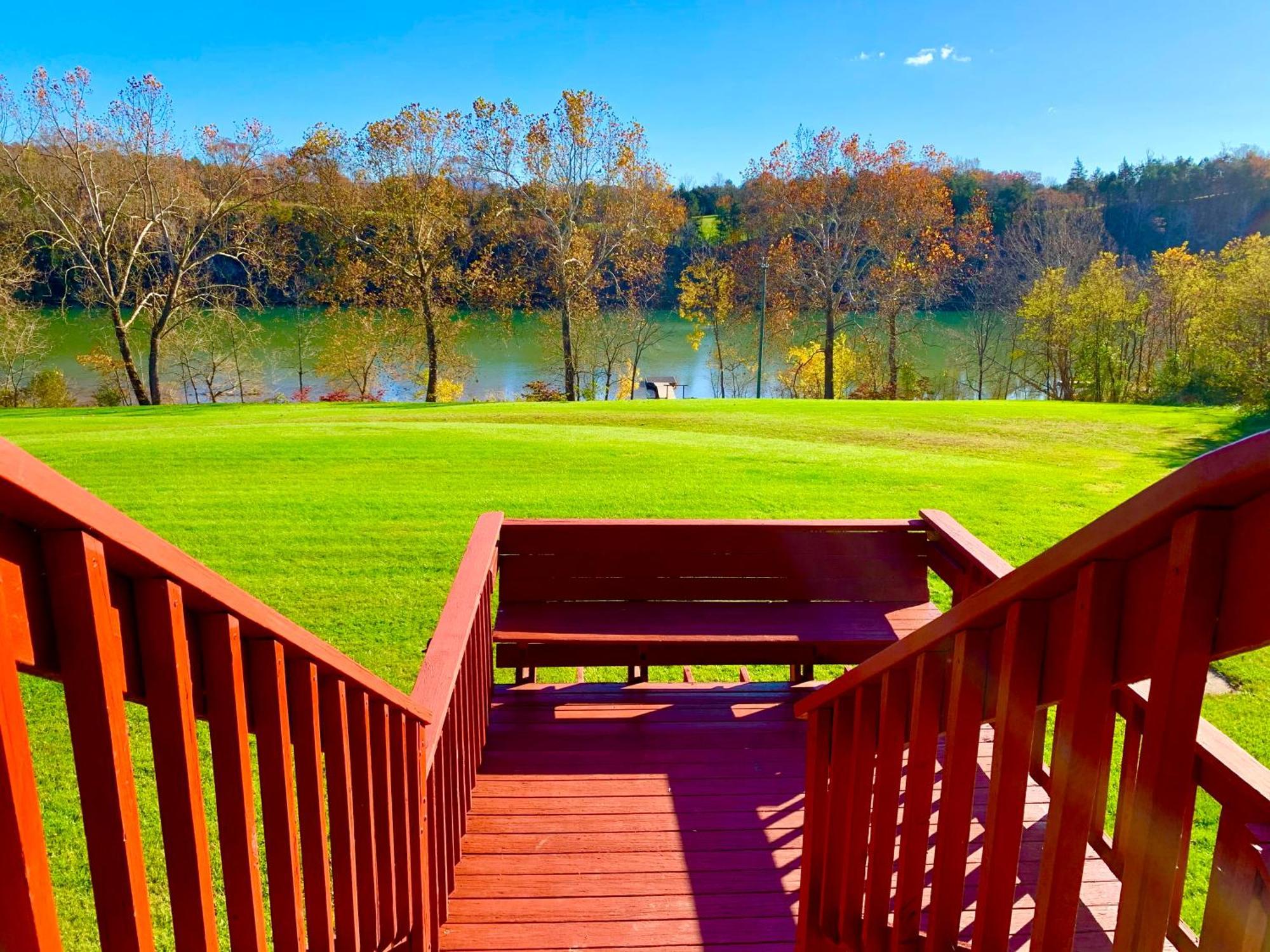 The Barn At Evermore: Riverfront Retreat W/Hot Tub 루레이 외부 사진